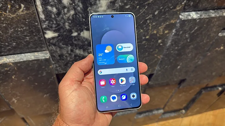 One UI 8.5 has started arriving on Galaxy S25 models in the US