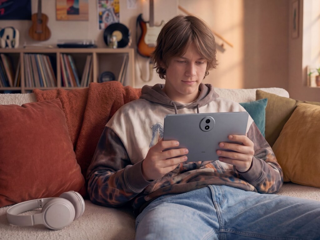 TCL Tab A1 NXTPAPER has arrived, Tbot ​​turns children's watch into robot