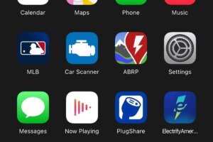 Claude comes to Apple CarPlay: Voice assistant is now on the car screen