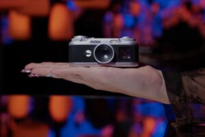 Fujifilm’s 87-gram Instax Pal 2 takes 10 MP photos