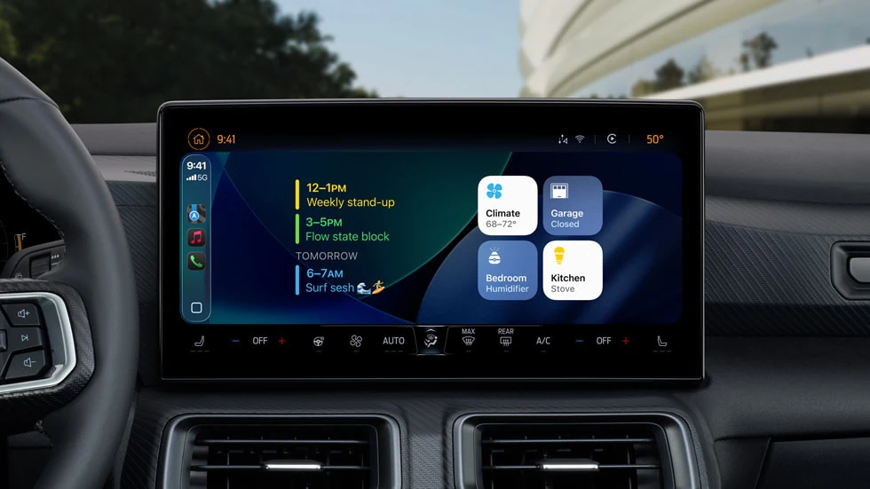 Widgets on CarPlay screen in Apple's iOS 26 launch