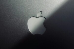 Apple picks Scott Tucker for litigation team, Bloomberg reports